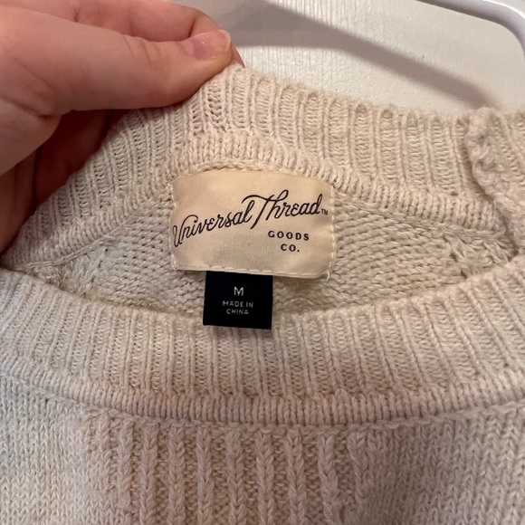 Universal Threads Sweater - Picture 3 of 3